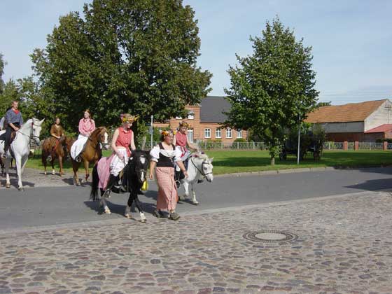 Picture of Erntefest procession 2004bb