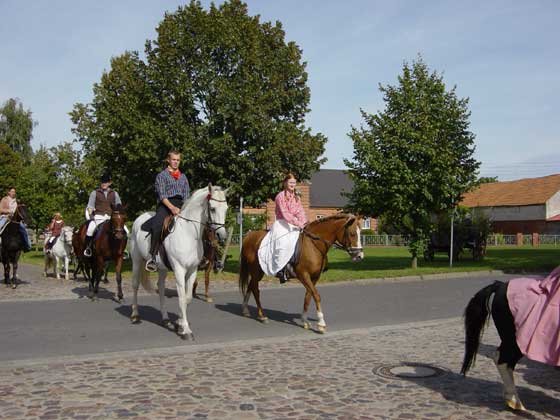 Picture of Erntefest procession 2004