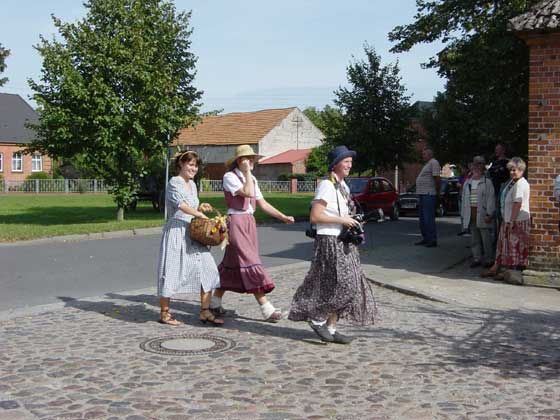 Picture of Erntefest procession 2004