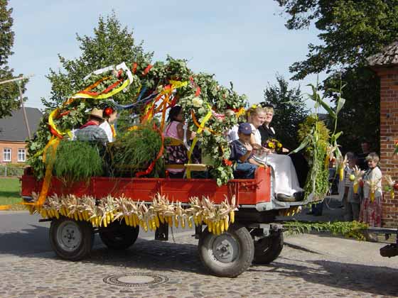 Picture of Erntefest procession 2004