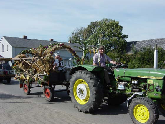 Picture of Erntefest 2004 procession