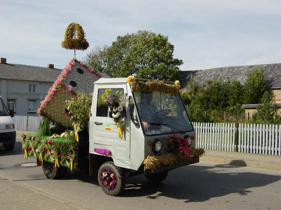 Picture of Erntefest 2004 procession