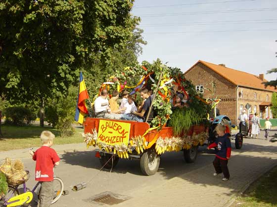 Picture of Erntefest 2004 procession