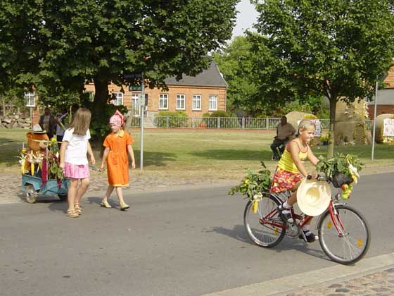 Picture of 2005 Erntefest Procession