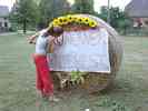 Picture of youths preparing Erntefest 2005 decorations