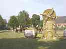 Picture of participant queue up for Erntefest 2005 procession